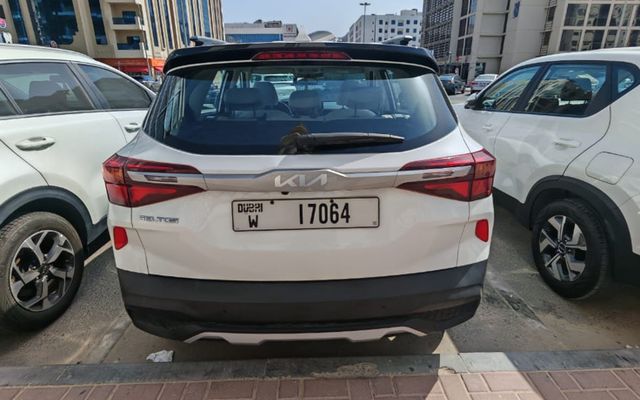 Kia Seltos - image 4