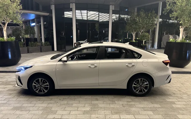 Kia K3 - image 2