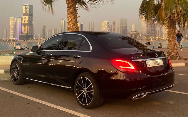 Mercedes Benz C-300 - image 2