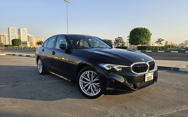 BMW 330i 2023 - image 4