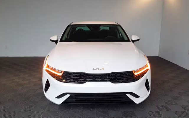 KIA K5 - image 2