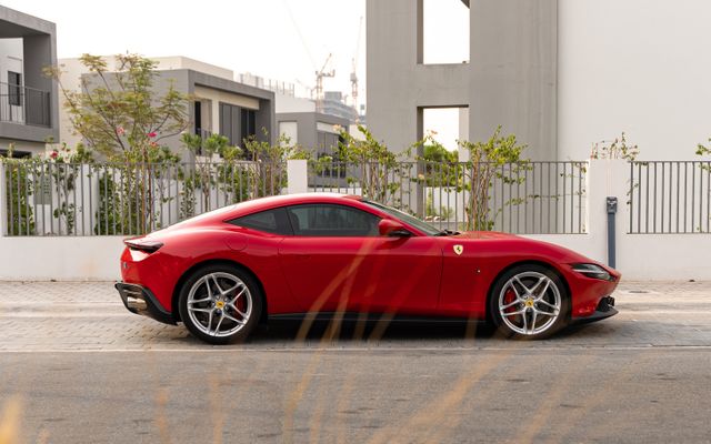 Ferrari Roma - image 2