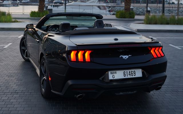 Ford Mustang Cabrio - image 3