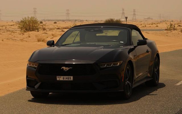 Ford Mustang Cabrio - image 2
