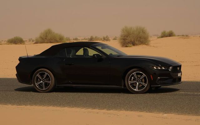 Ford Mustang Cabrio - image 4