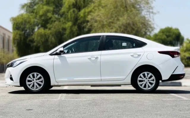 Hyundai Accent - image 4