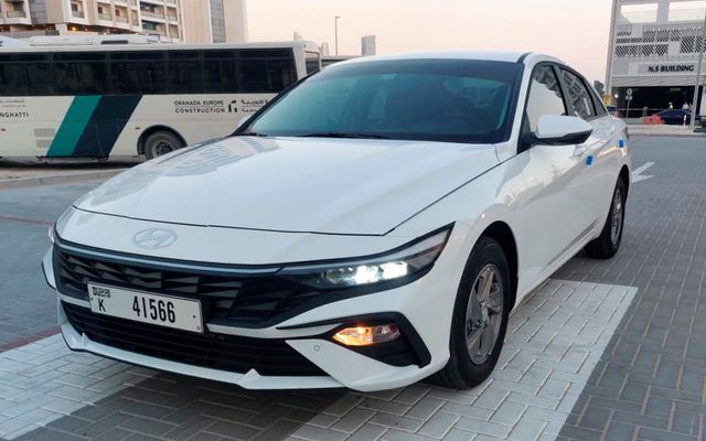 HYUNDAI ELANTRA - image 1