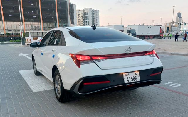 HYUNDAI ELANTRA - image 3