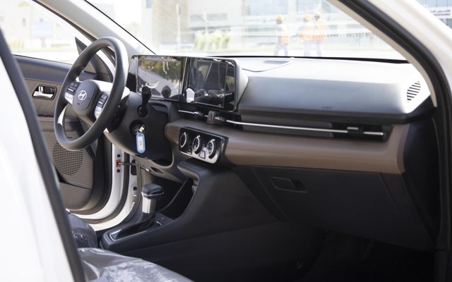 Hyundai Accent STD - image 4