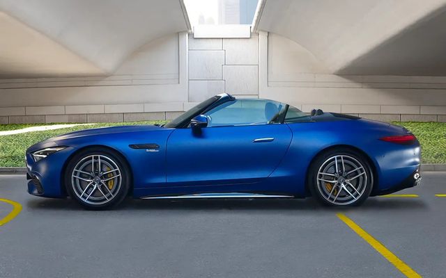 Mercedes AMG SL43 Convertible - image 2