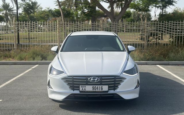 Hyundai Sonata - image 2