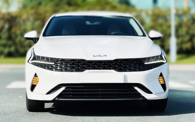 Kia K5 - image 3