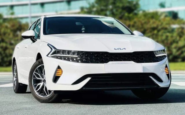 Kia K5 - image 1