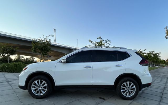 NISSAN ROGUE - image 2