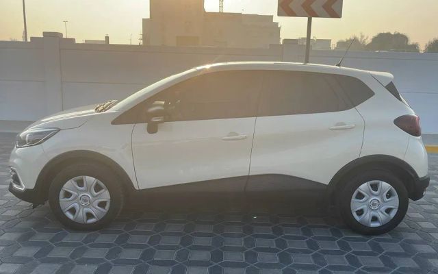 RENAULT CAPTUR - image 2