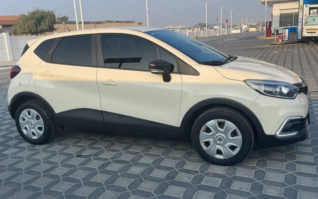 RENAULT CAPTUR - image 3