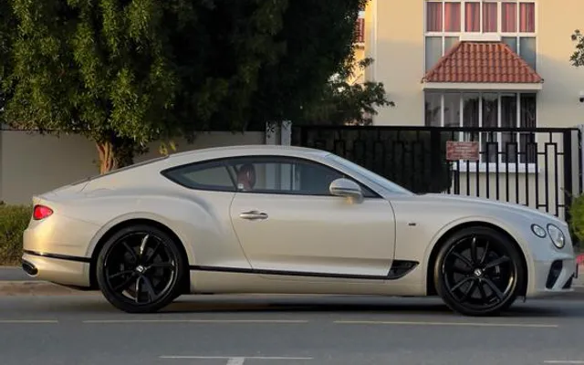 BENTLEY GT - image 2
