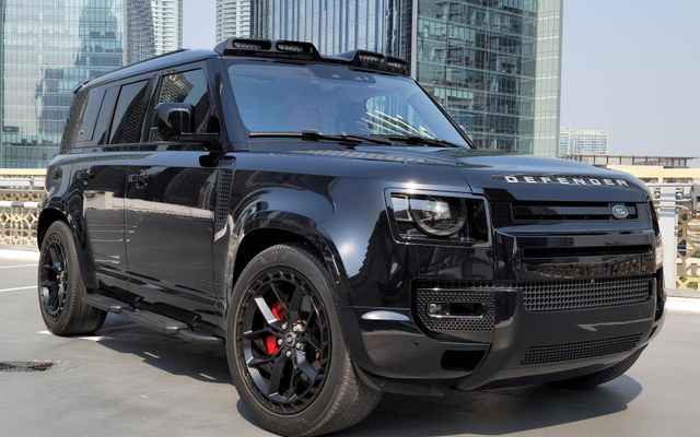Land Rover Defender - image 2