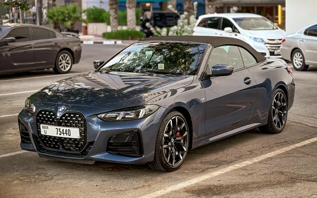 BMW 420i CONVERTIBLE 2025 - image 1