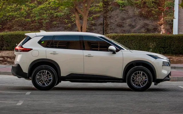 Nissan X-Trail - image 2