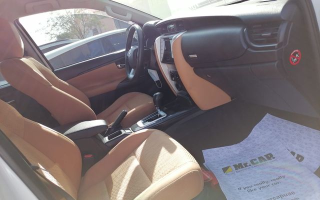TOYOTA FORTUNER - image 4