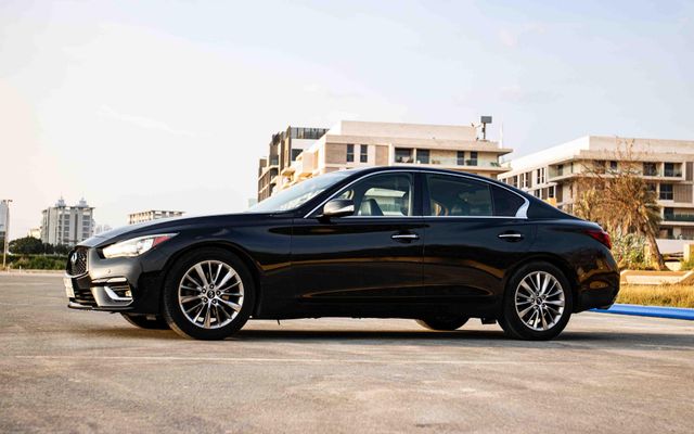 INFINITI Q50 - image 2