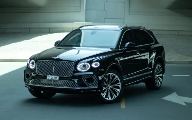 Bentley Bentayga - image 1