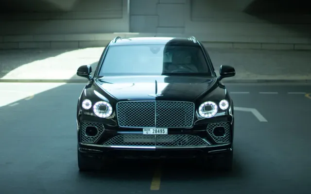 Bentley Bentayga - image 2