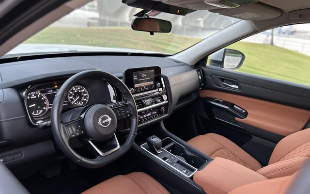 Nissan Pathfinder - image 4