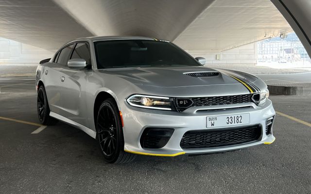 Dodge Charger - image 4