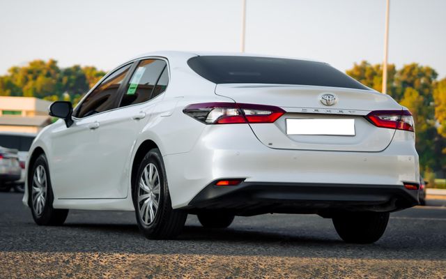 TOYOTA CAMRY - image 3