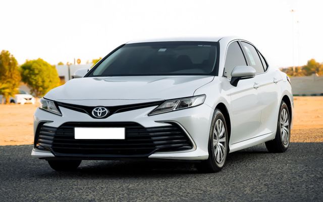 TOYOTA CAMRY - image 1