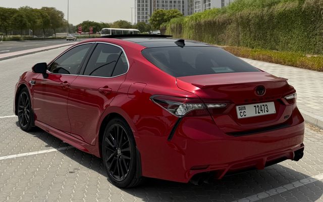 TOYOTA CAMRY XSE - image 3