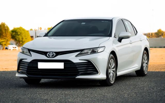 Toyota Camry - image 1
