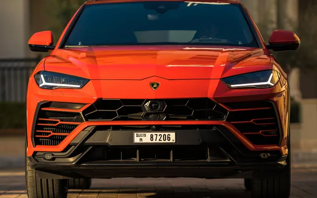 Lamborghini Urus - image 2