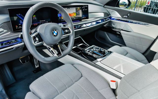 BMW 760I - image 2