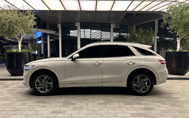 Genesis GV 70 - image 2