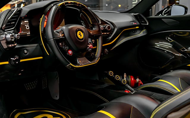 FERRARI 488 PISTA - image 4