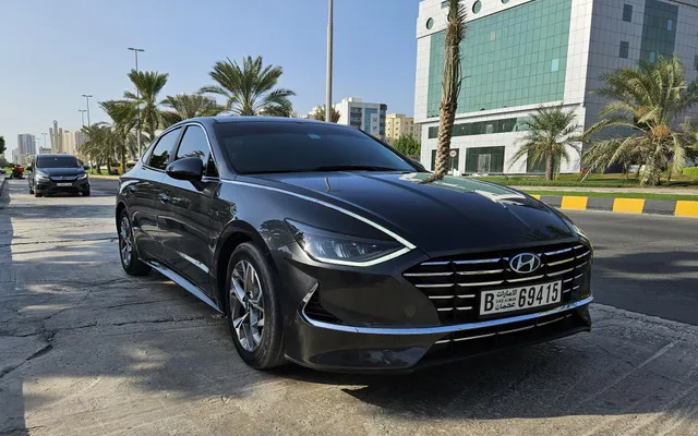 Hyundai Sonata - image 4