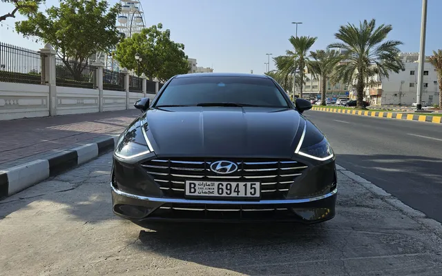 Hyundai Sonata - image 3