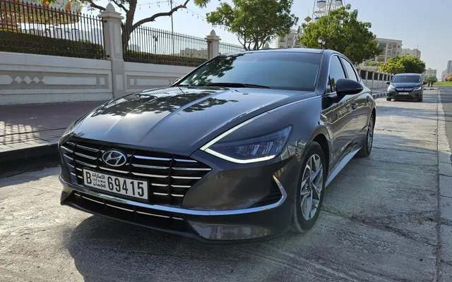 Hyundai Sonata - image 1
