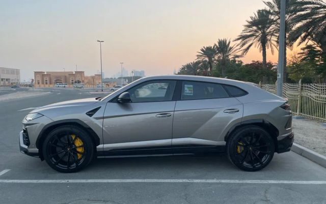 LAMBORGHINI URUS MY20 - image 2