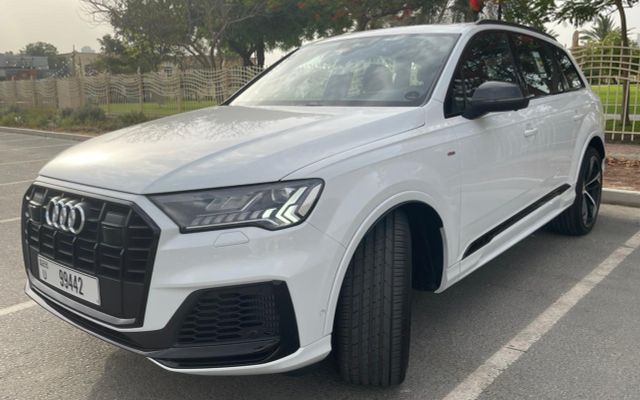 AUDI Q7 - image 1