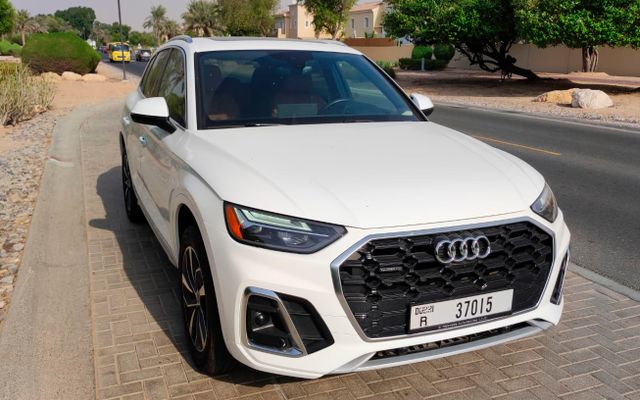 Audi Q5 S-Line Quattro - image 1