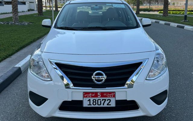 Nissan Sunny - image 3