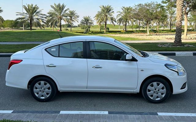 Nissan Sunny - image 2