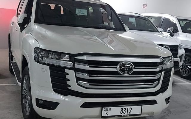 TOYOTA Land Cruiser - image 1