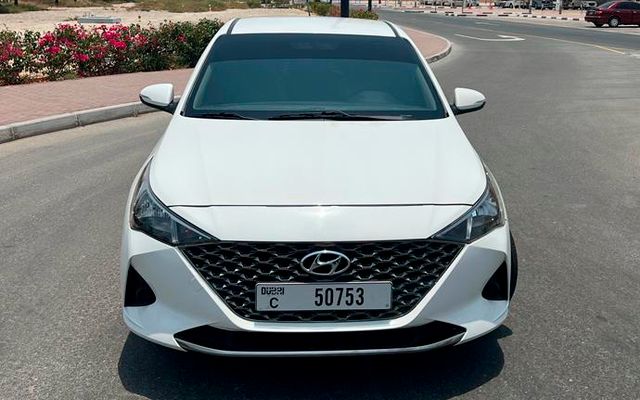 Hyundai Accent - image 2