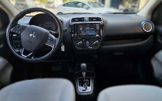 Mitsubishi Attrage GLX 1.2L Premium - image 4