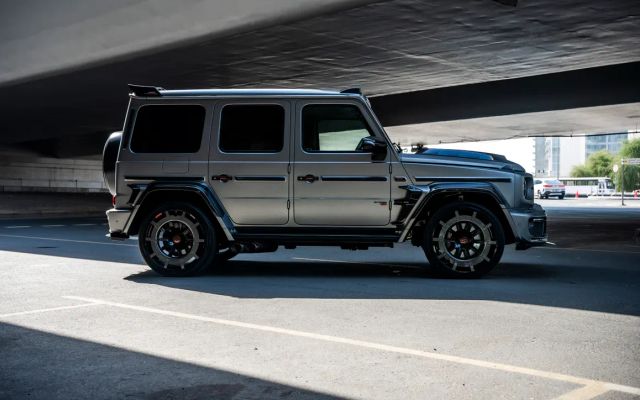 Mercedes G800 Brabus Kit - image 4